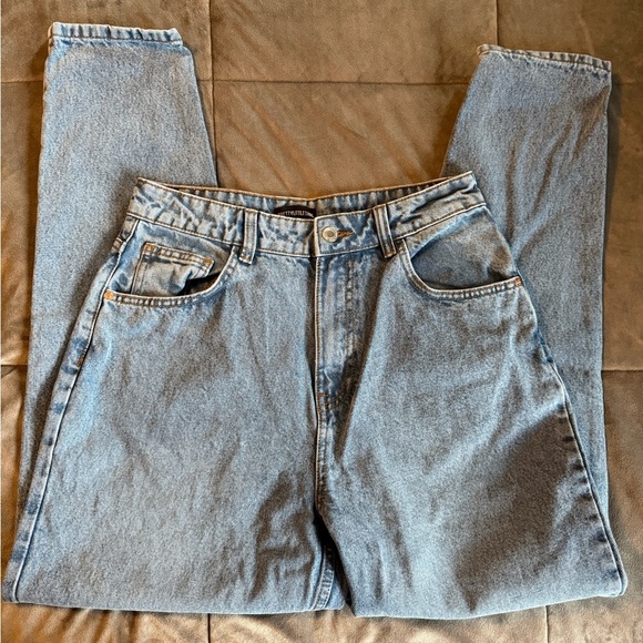 PrettyLittleThing Blue Relaxed Jeans High-Waisted Vintage Style Size 6 NWT - Picture 1 of 3